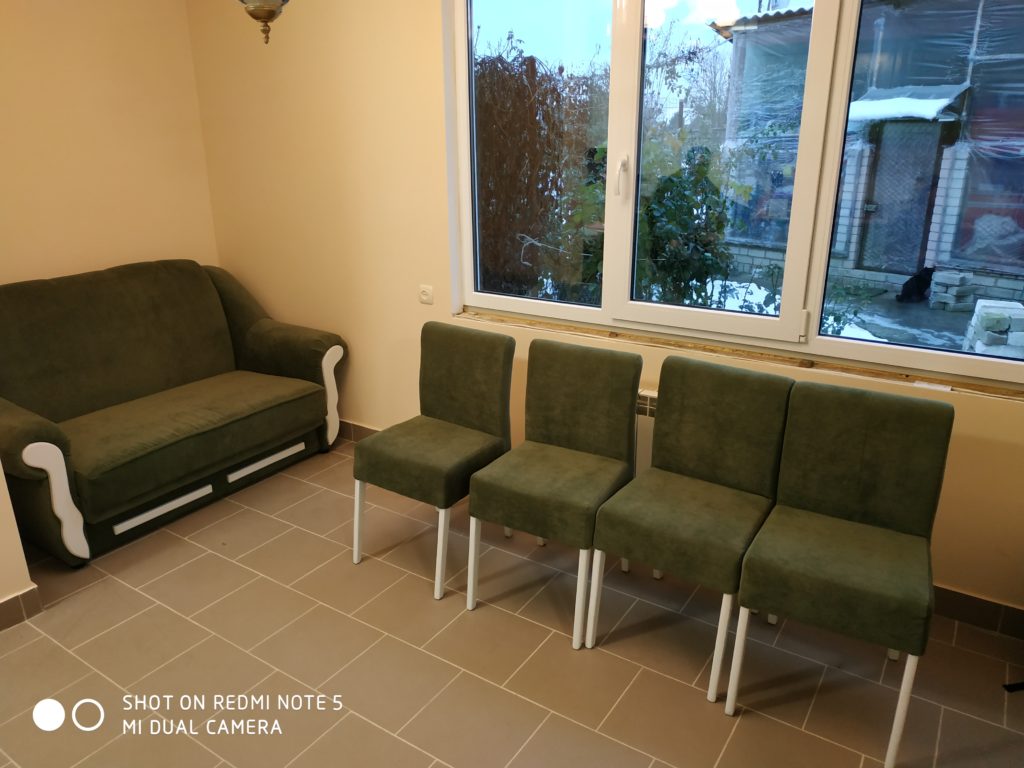 перетяжка и ремонт мягкой мебели